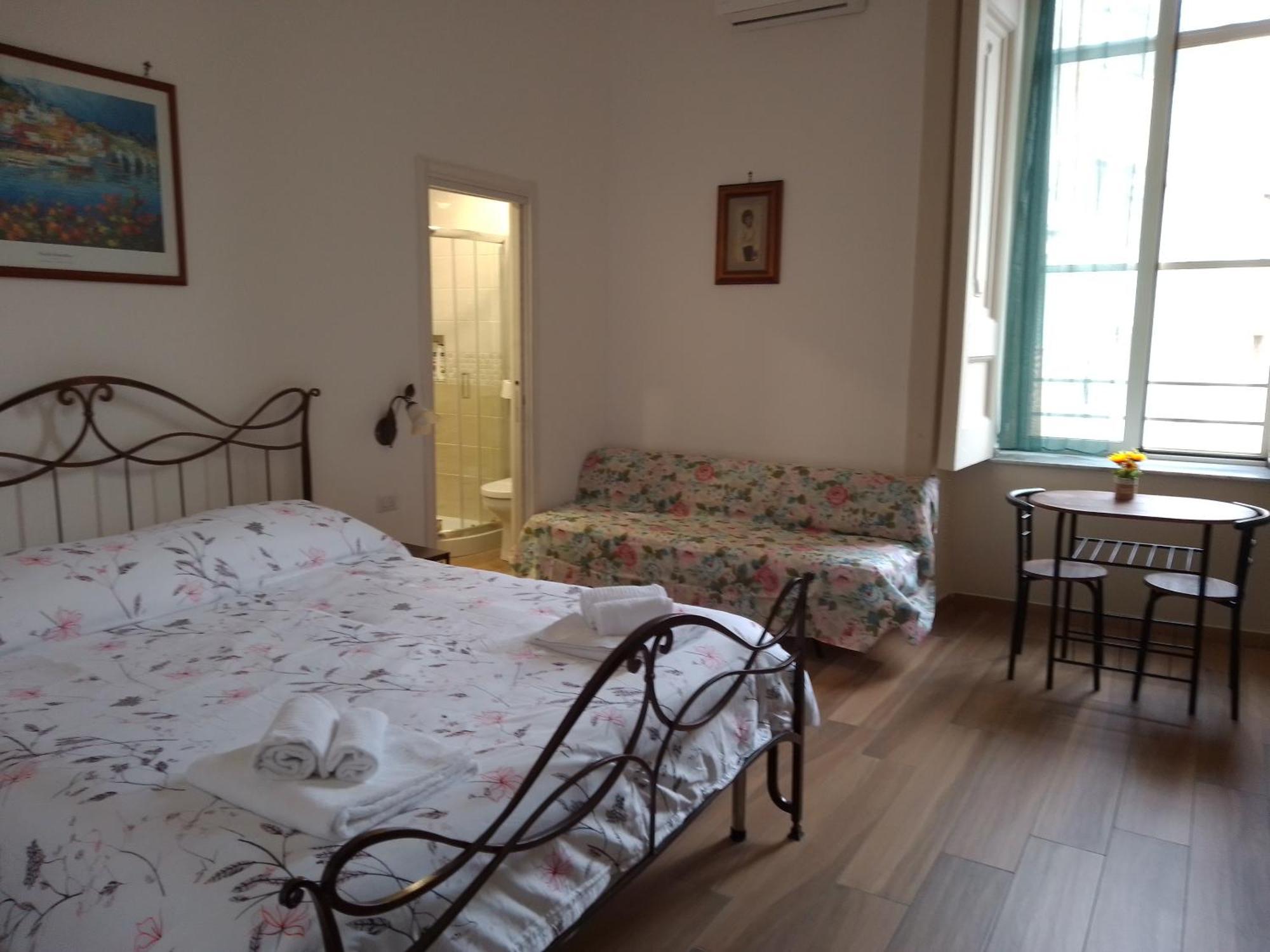 B&B Palazzo Sersale Napoli エクステリア 写真