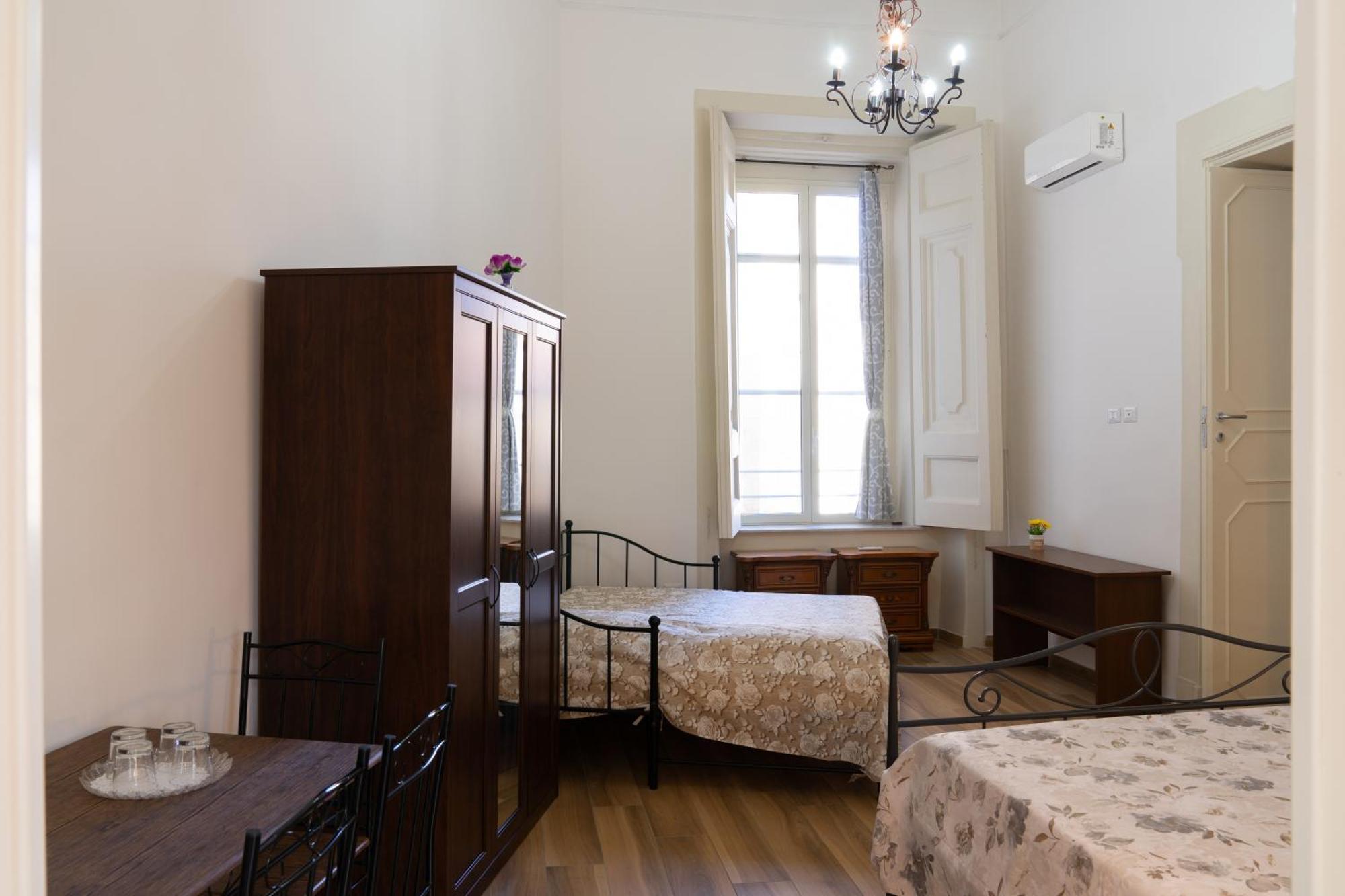 B&B Palazzo Sersale Napoli エクステリア 写真