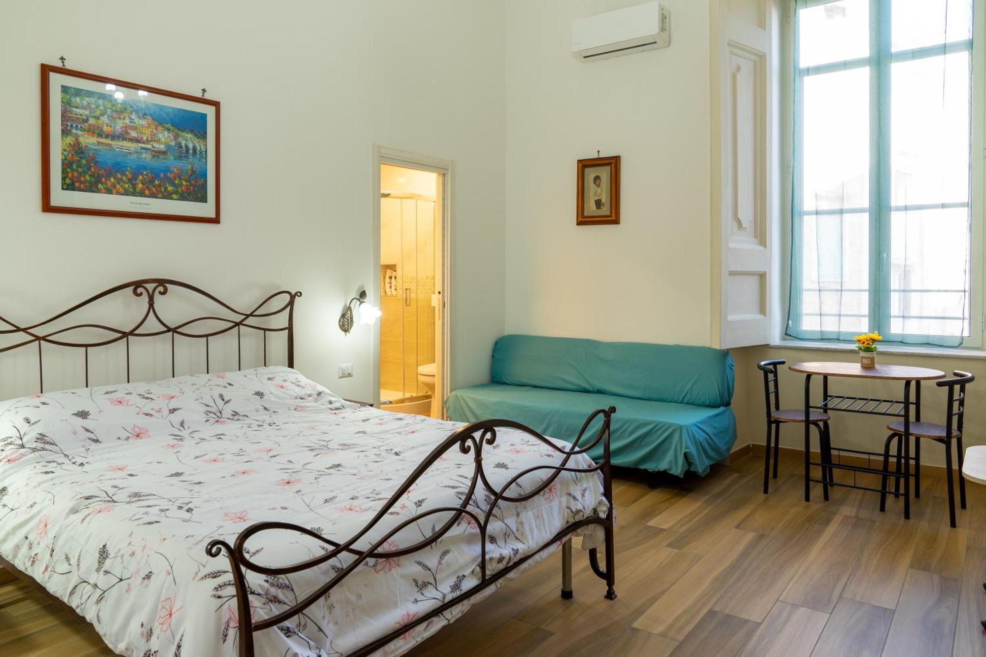 B&B Palazzo Sersale Napoli エクステリア 写真