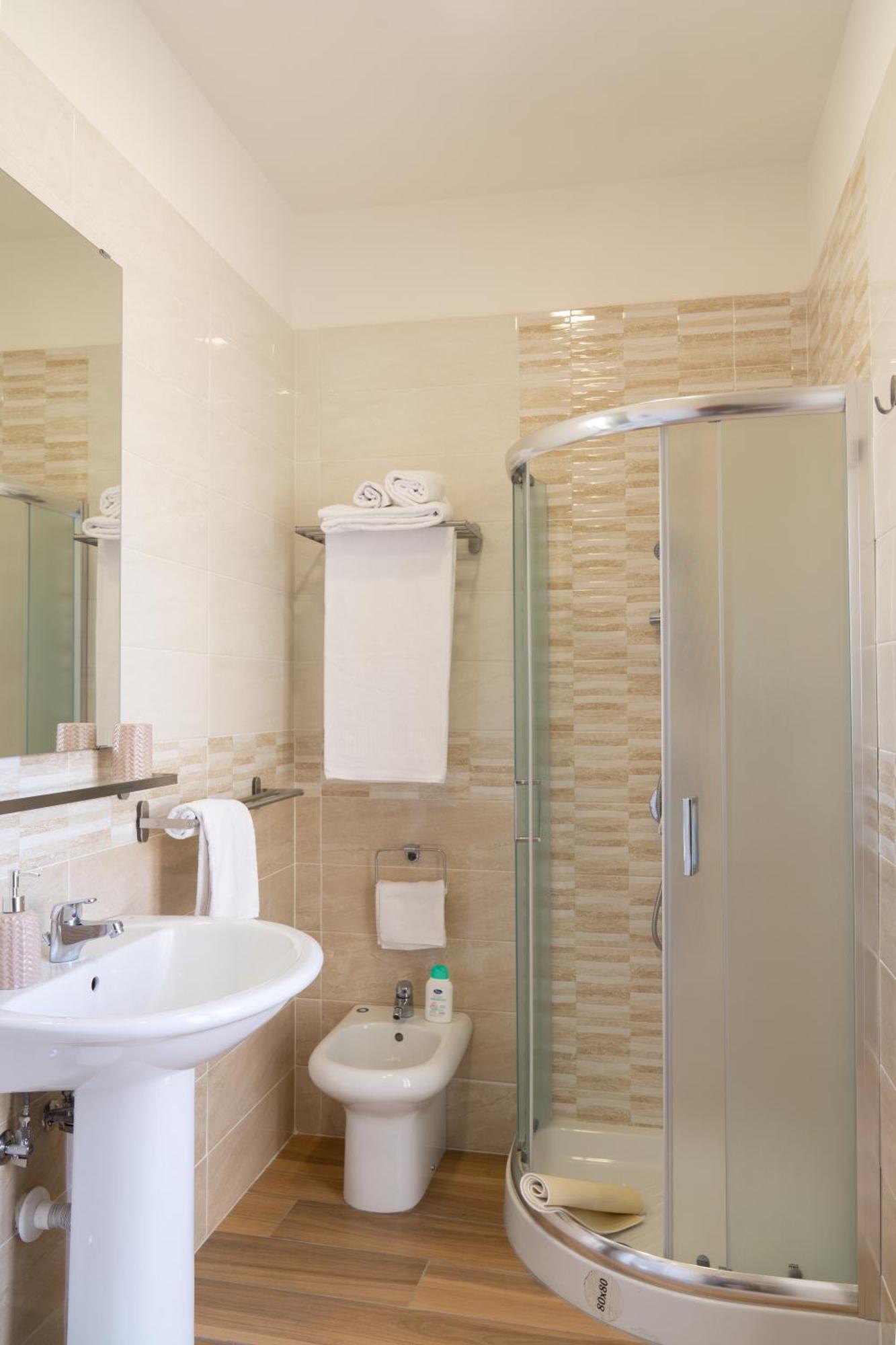 B&B Palazzo Sersale Napoli エクステリア 写真