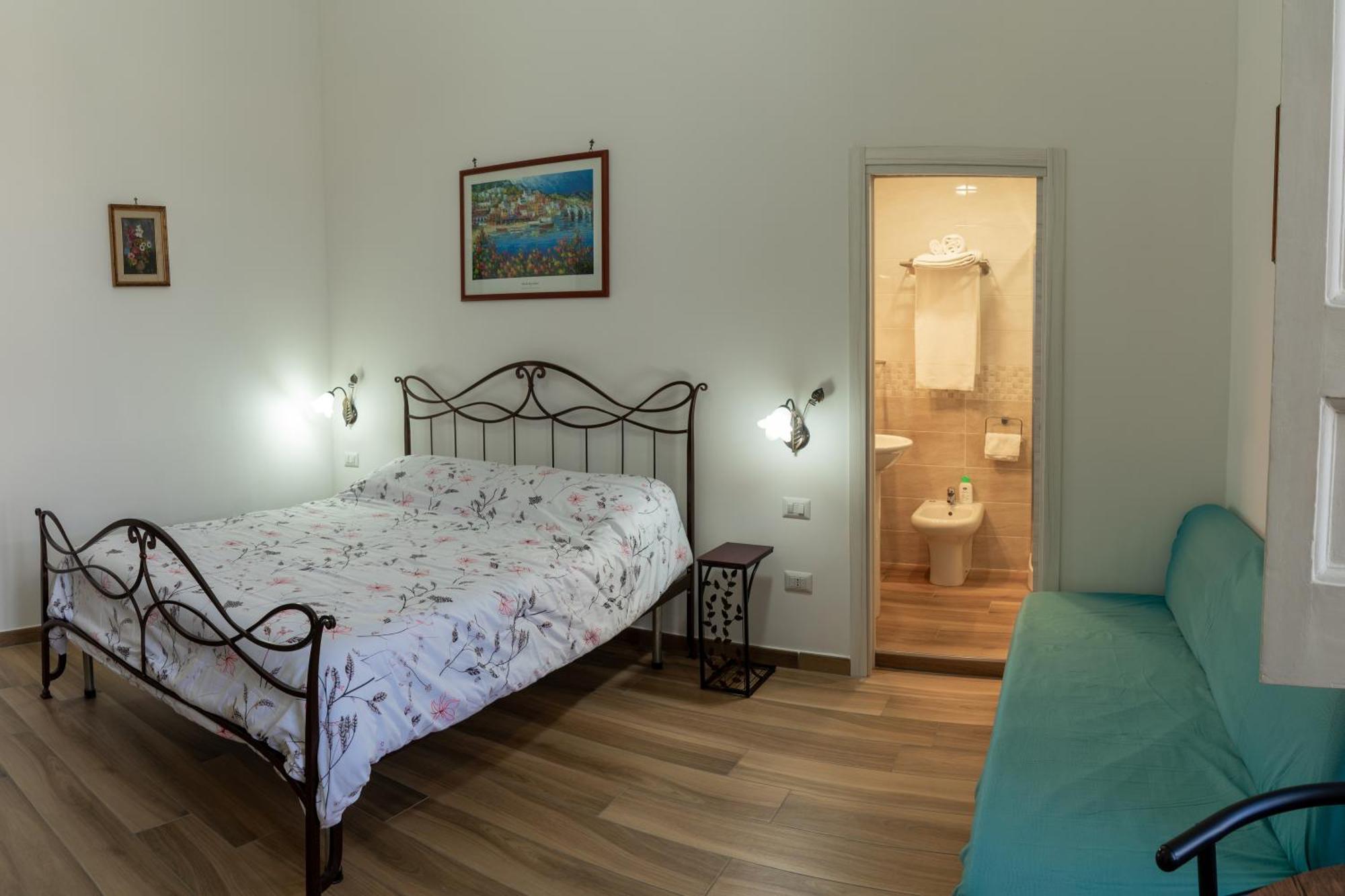 B&B Palazzo Sersale Napoli エクステリア 写真