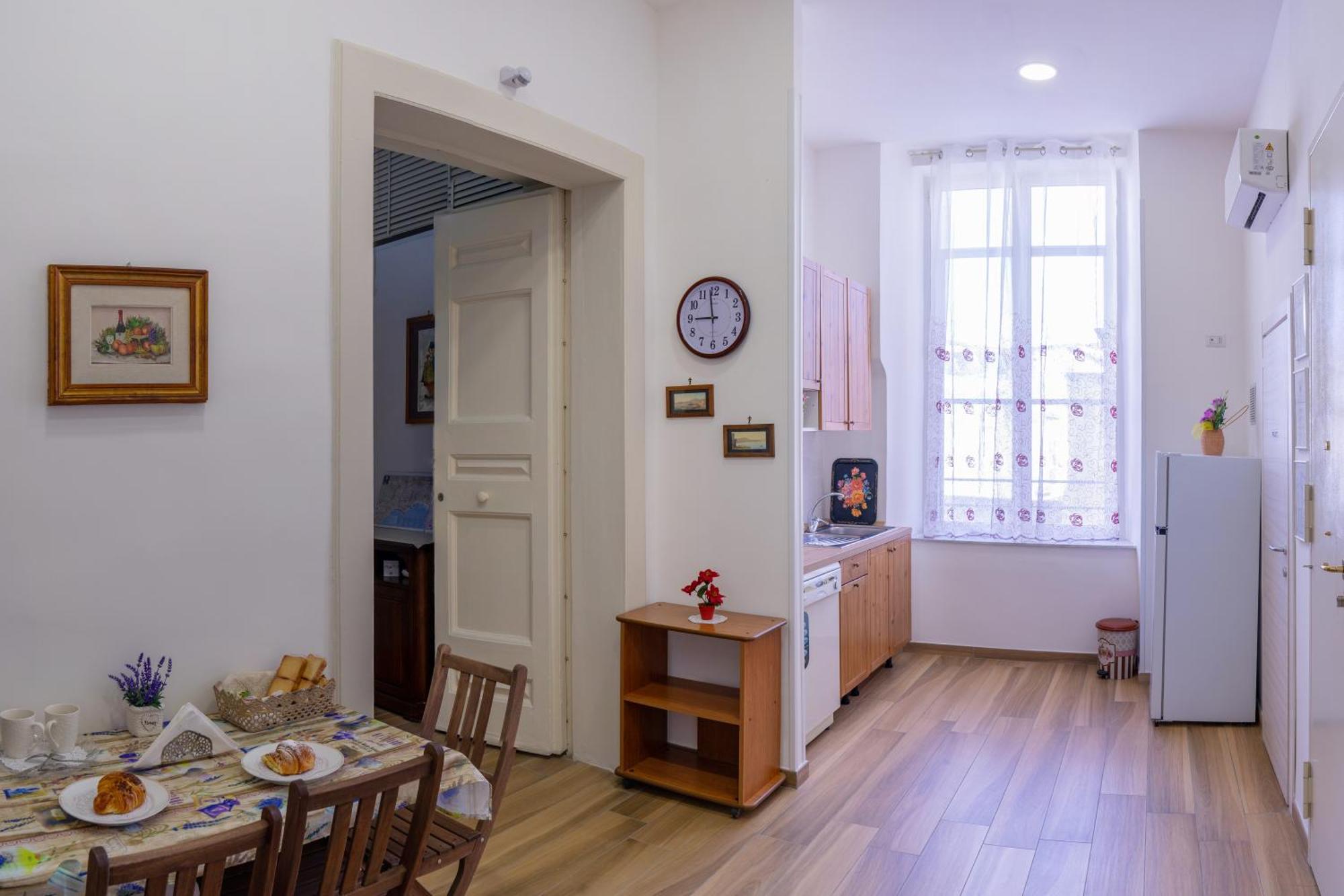 B&B Palazzo Sersale Napoli エクステリア 写真
