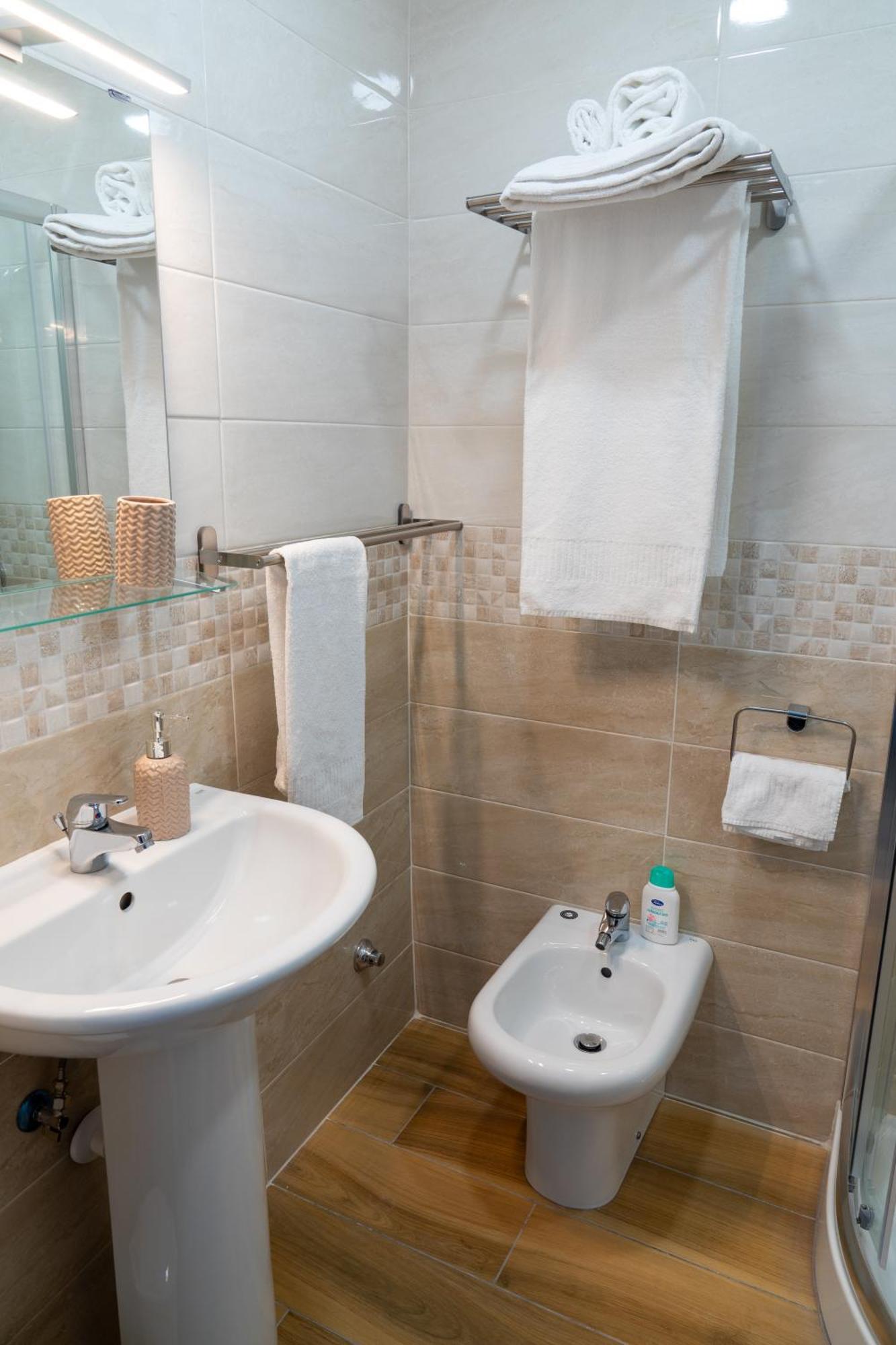B&B Palazzo Sersale Napoli エクステリア 写真