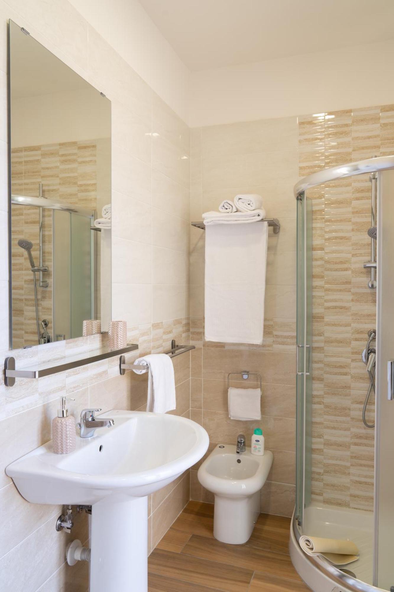 B&B Palazzo Sersale Napoli エクステリア 写真