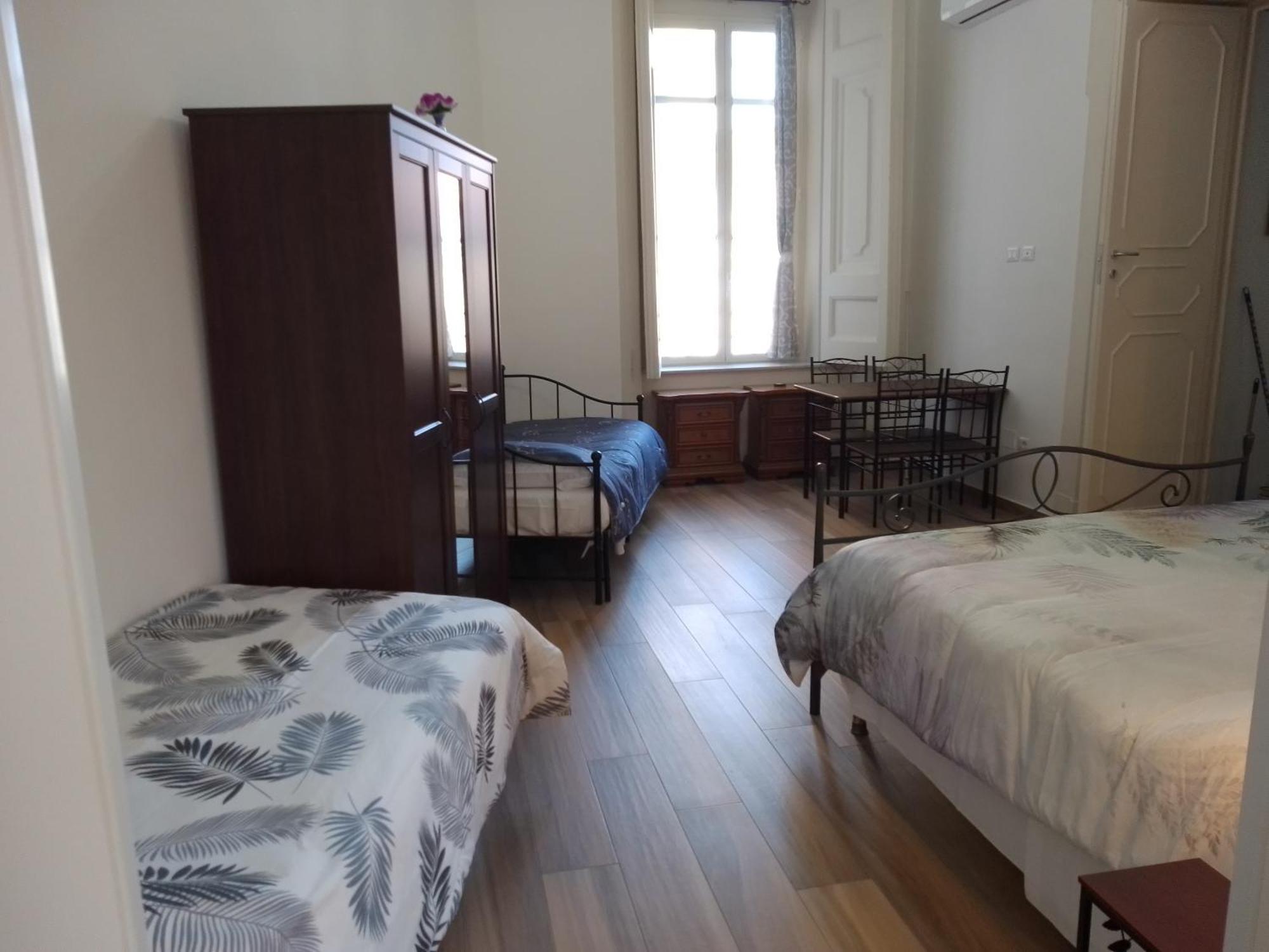 B&B Palazzo Sersale Napoli エクステリア 写真